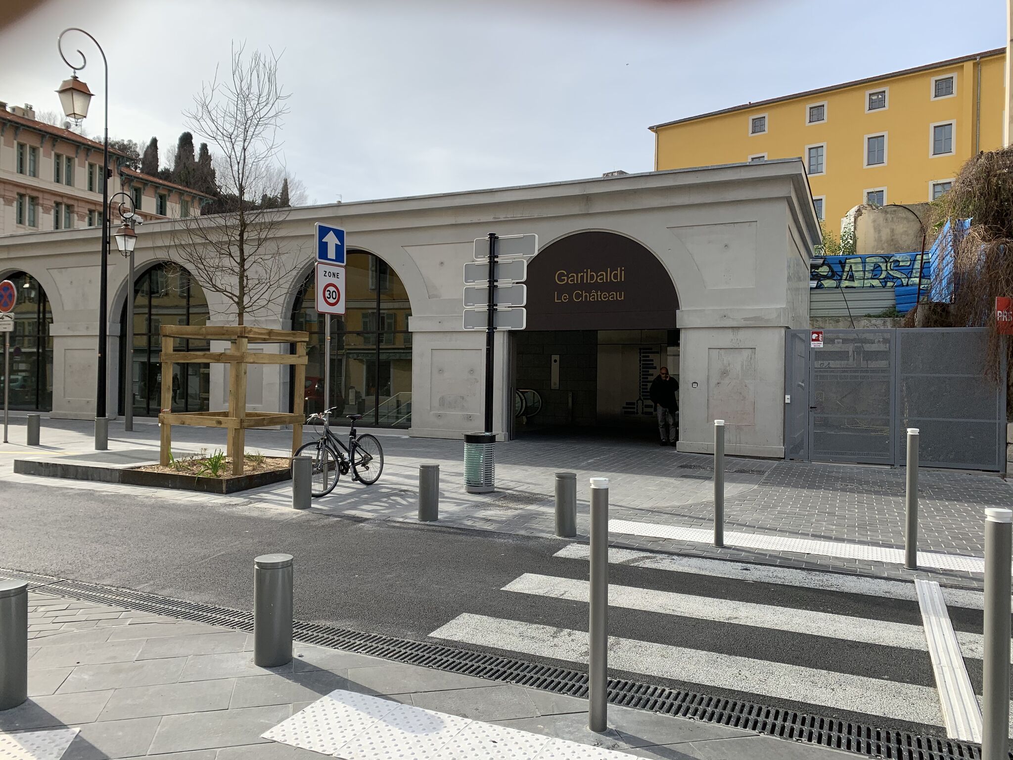 Chateau Garibaldi Tram Stop